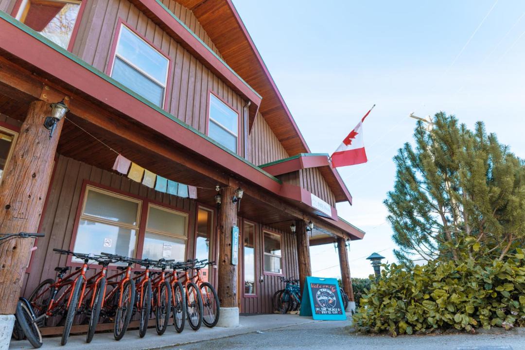 Photo of Others in Tofino
