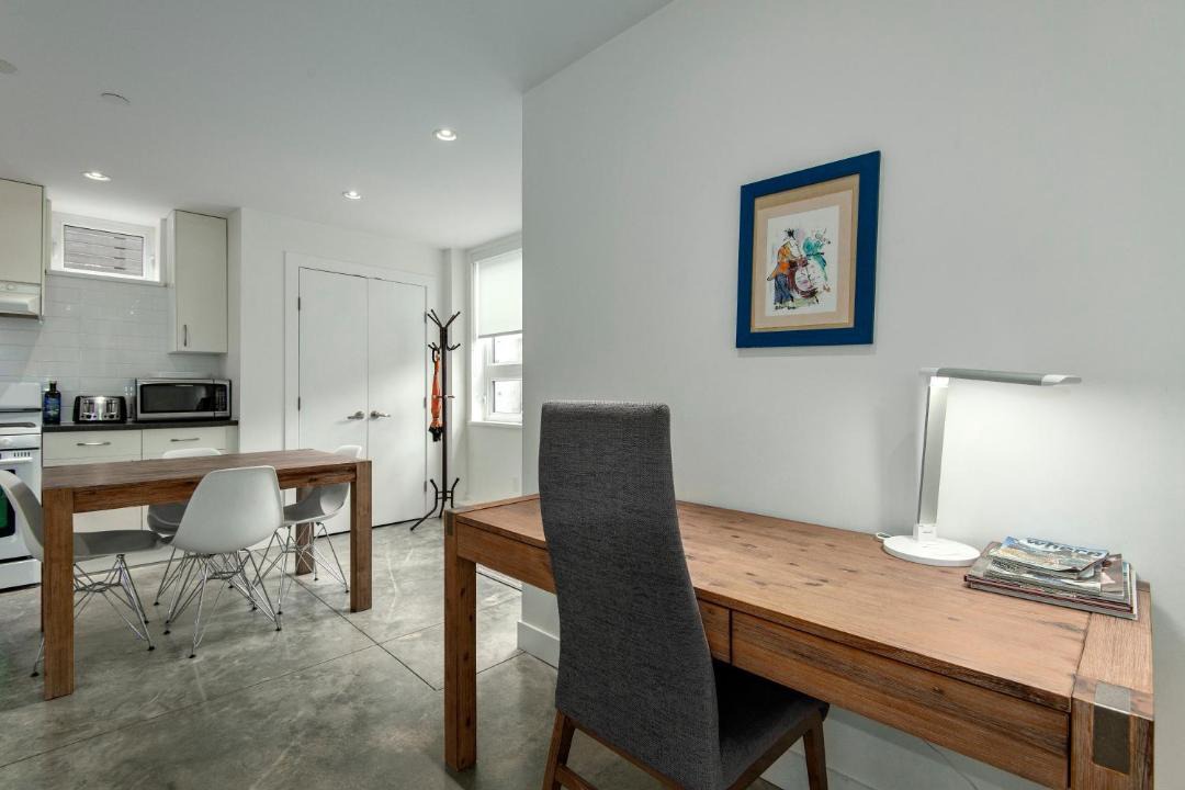 Photo of Livingroom in West Point Grey