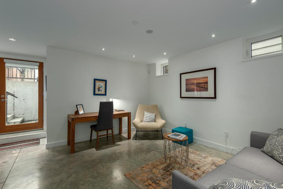 Photo of Livingroom in West Point Grey