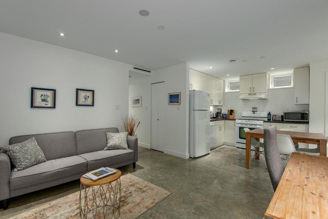 Photo of Livingroom in West Point Grey
