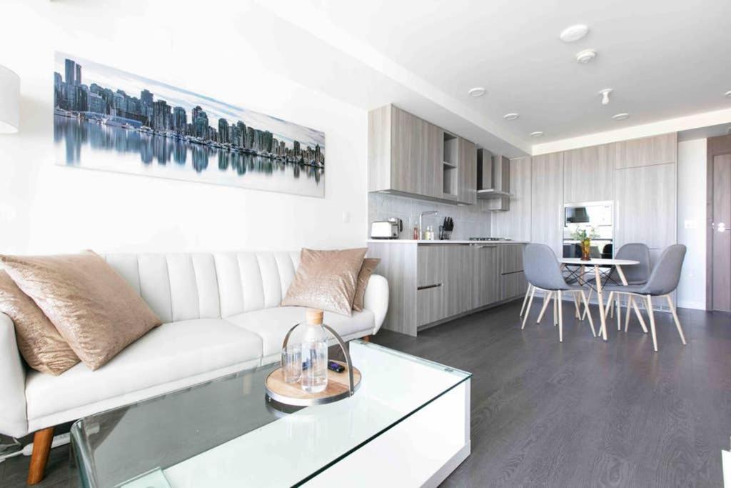 Photo of Livingroom in Marpole