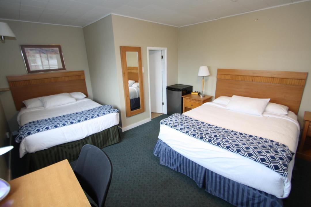 Photo of Bedroom in Harrison Hot Springs