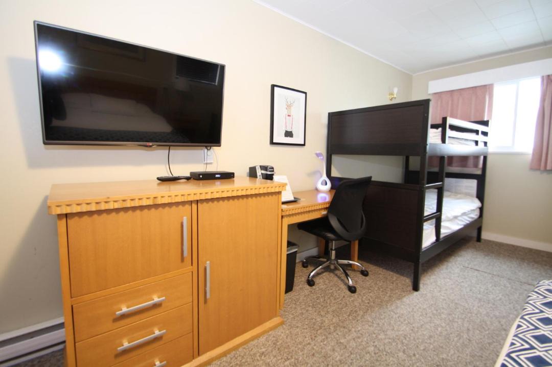 Photo of Bedroom in Harrison Hot Springs