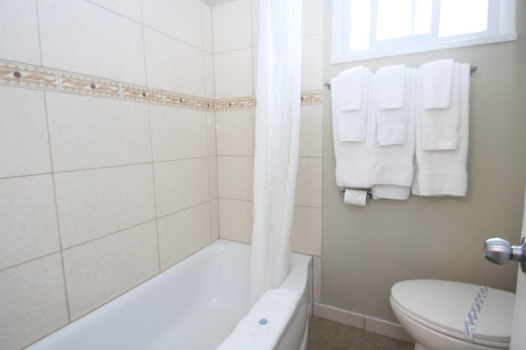 Photo of Bathroom in Harrison Hot Springs