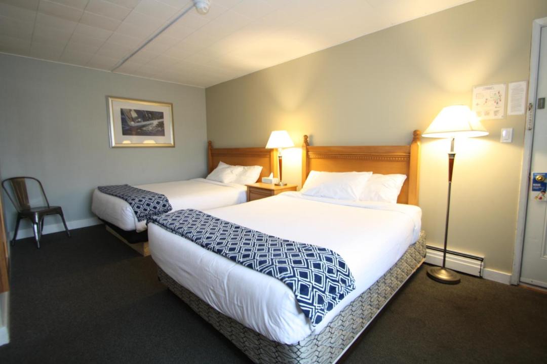 Photo of Bedroom in Harrison Hot Springs