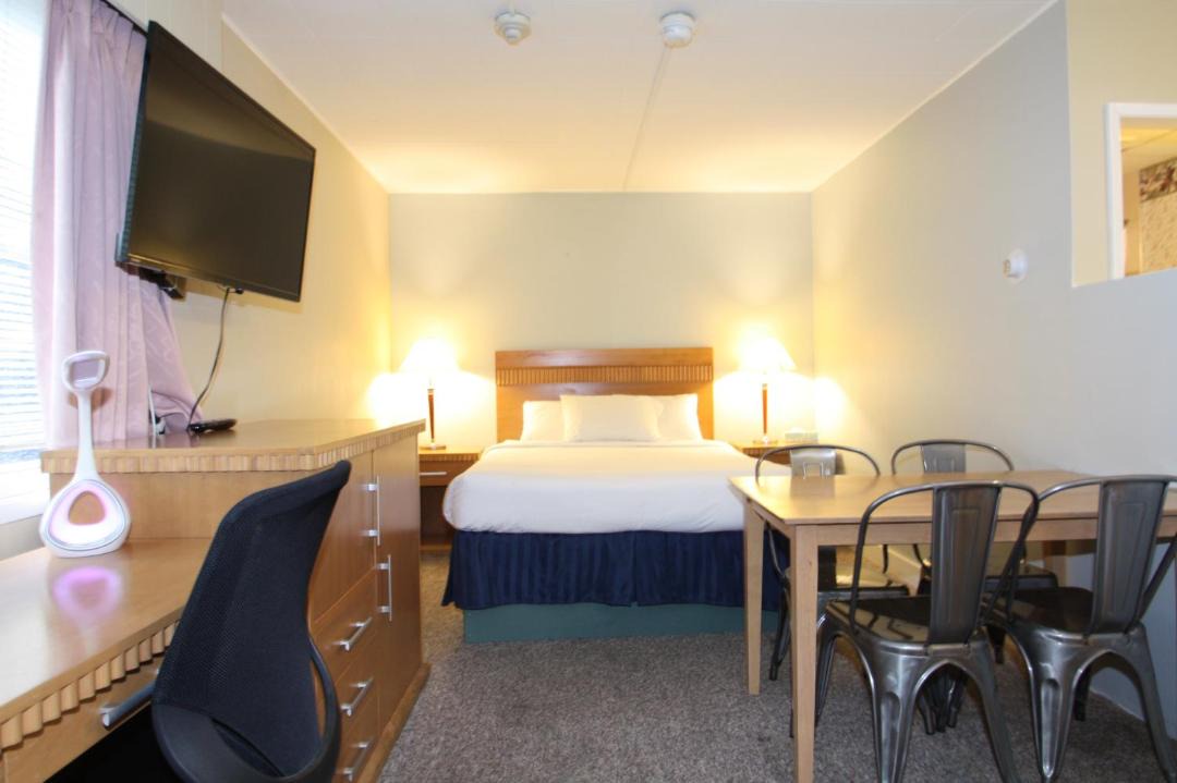 Photo of Bedroom in Harrison Hot Springs
