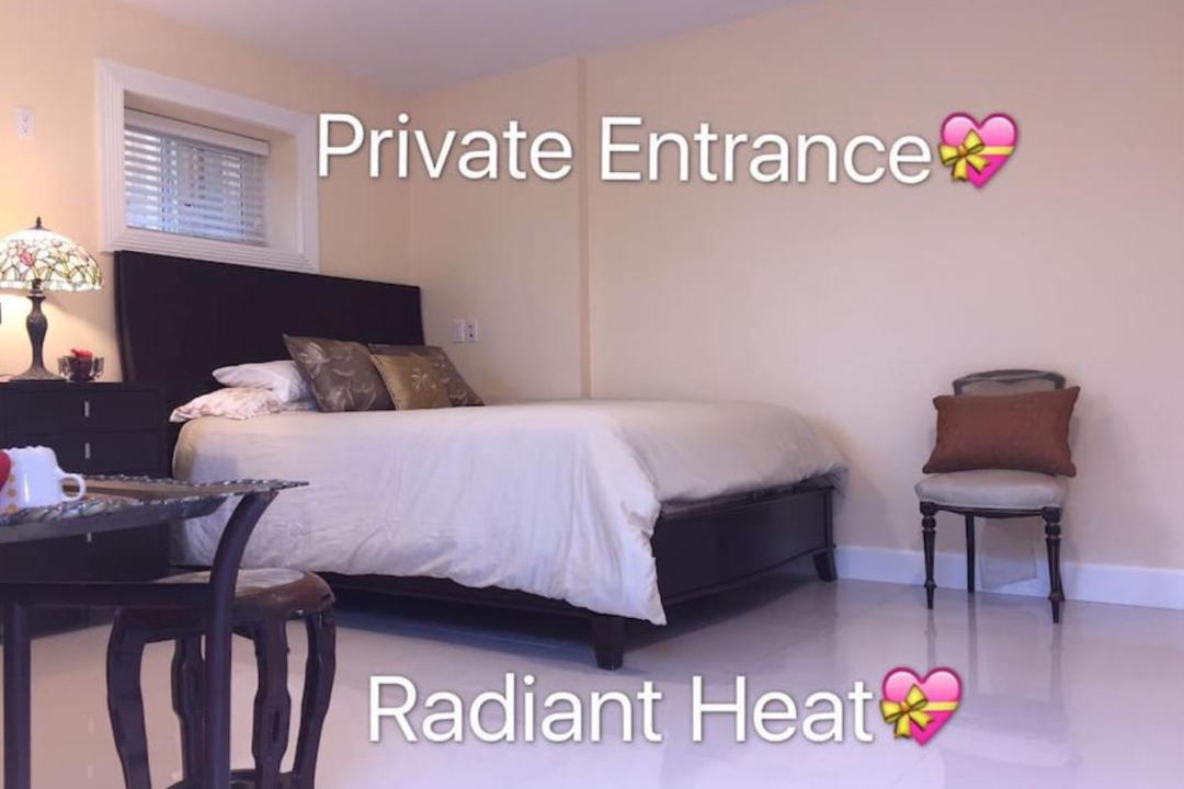 Photo of Bedroom in Renfrew-Collingwood