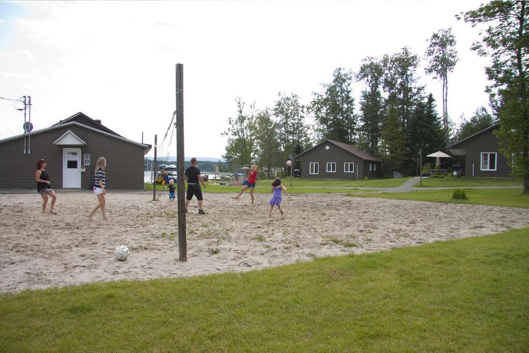 Photo of Others in Larouche