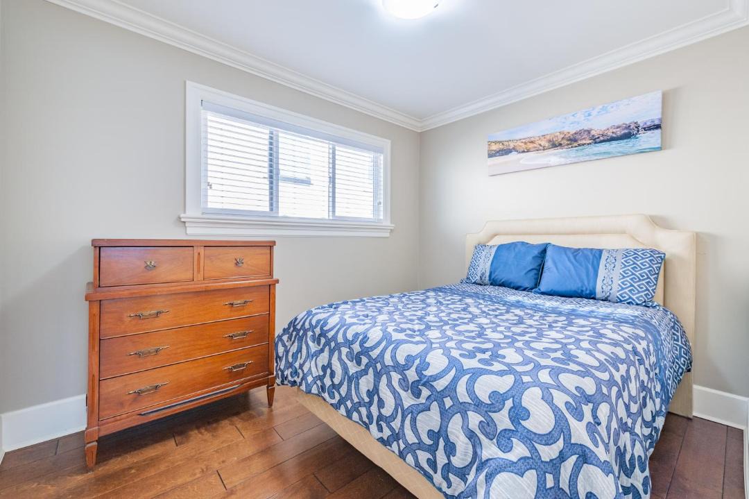 Photo of Bedroom in Renfrew-Collingwood