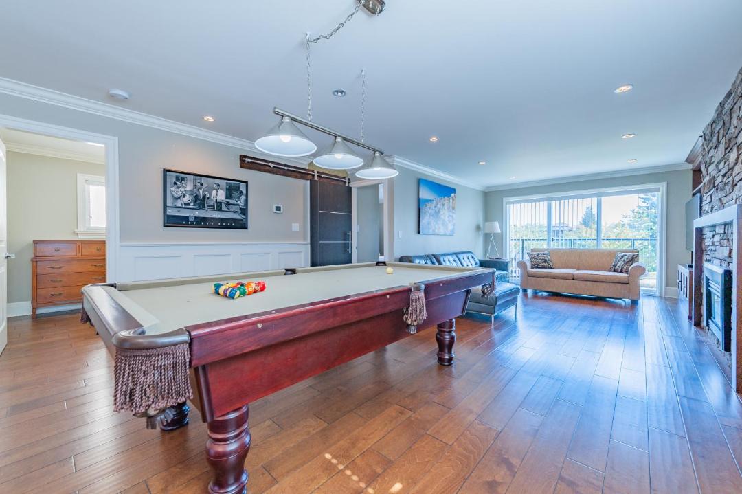 Photo of Livingroom in Renfrew-Collingwood