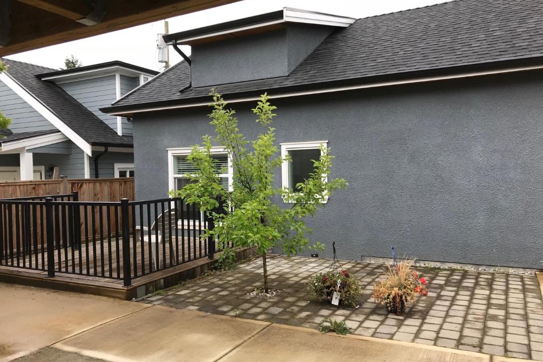 Photo of Buildings in Renfrew-Collingwood
