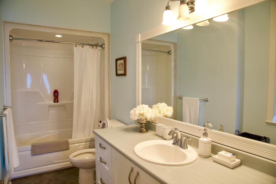 Photo of Bathroom in Gibsons