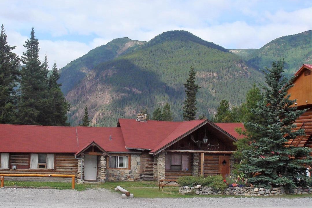 Photo of Others in Muncho Lake