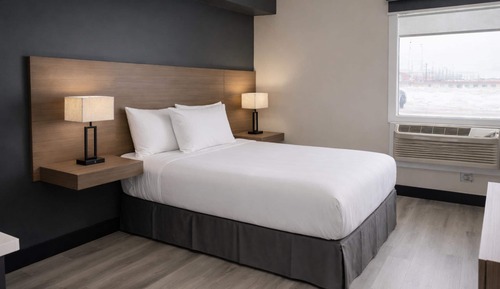 Standard Room, 1 Queen Bed, Non Smoking, Kitchenette