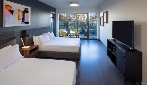 Suite, 2 Queen Beds, Balcony