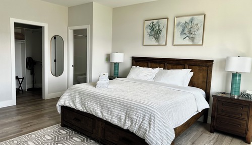 Luxury Room, 1 King Bed, Lake View