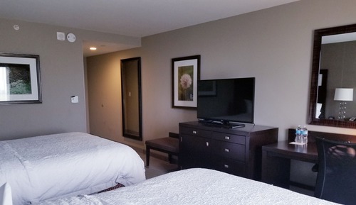 Room, 2 Queen Beds, Accessible, Bathtub (High Floor)