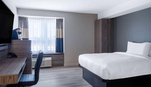 Suite, 1 Queen Bed, Non Smoking