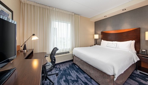 Studio, 1 King Bed with Sofa bed, Hearing Accessible (Accessible Bathtub)
