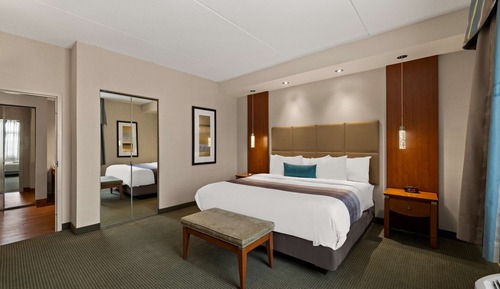 Suite, 1 King Bed, Non Smoking, Fireplace