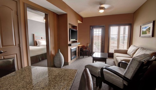Condo, 2 Bedrooms (1 King Bed, 2 Queen Beds, 1 Sofa Bed)