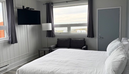 Standard Room, 1 King Bed