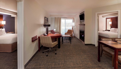 Suite, 2 Bedrooms, Non Smoking, Balcony (Balcony)