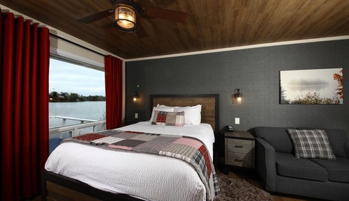 Room, 1 Queen Bed, Non Smoking (Lakefront)