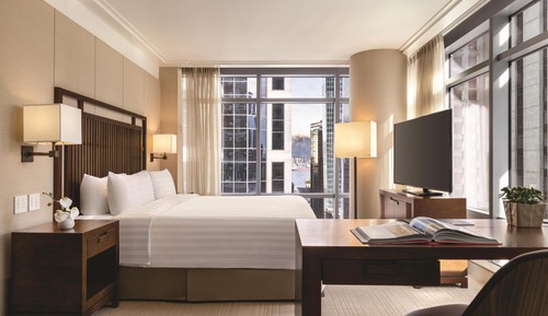 1 King Bed Junior Suite, Balcony