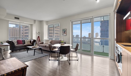 Luxury Apartment, 2 Bedrooms, Balcony, Lake View