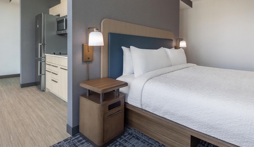 Studio, 1 King Bed with Sofa bed, Corner