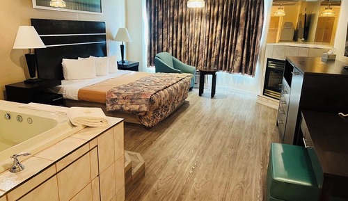 Suite, 1 King Bed