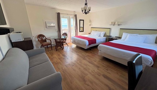 Room, 2 Double Beds and 1 Sofa Bed, balcony