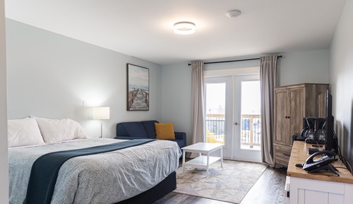 Studio, 1 Queen Bed, Partial Ocean View, Not Ocean Front