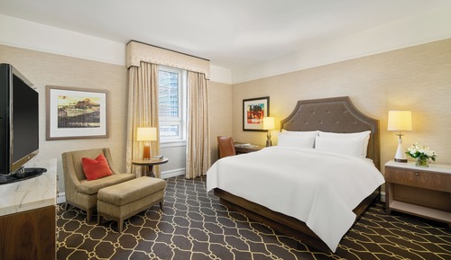 Deluxe Room, 1 Queen Bed, City View
