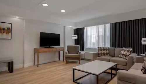 1 King Executive Suite