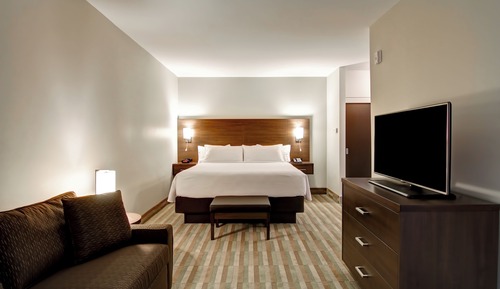 Standard Room, 1 King Bed, Non Smoking, Refrigerator & Microwave