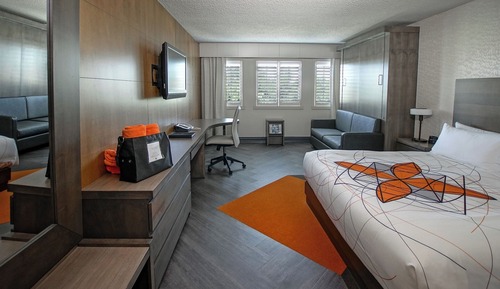 Prestige Room, 1 King Bed and 1 Queen Murphy Bed