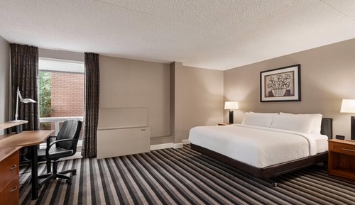 Suite, 1 King Bed, Hearing Accessible, Non Smoking (Bathtub w/ Grab Bars)