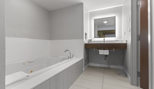 Suite, 1 King Bed