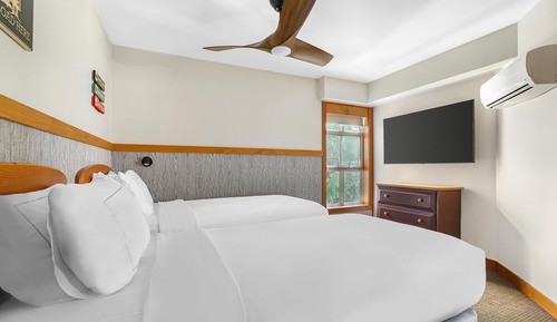 3 Bedroom 1 King 1 Queen 2 Twins Suite