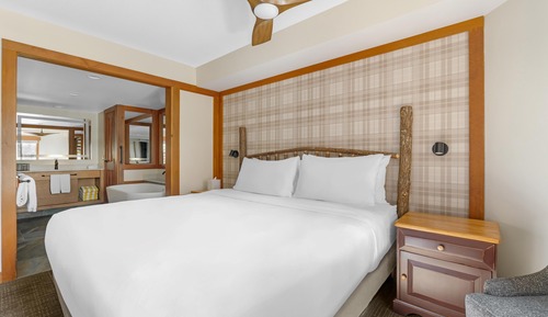 1 Bedroom 1 King Premier Suite with Sofabed