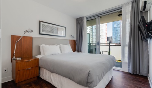 Deluxe One Bedroom Suite