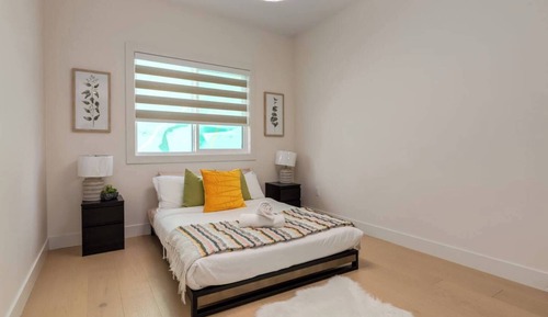 House, 5 Bedrooms, Patio