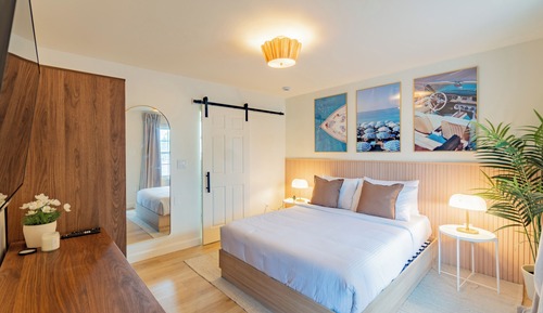 Comfort Single Room, Private Pool, Lake View