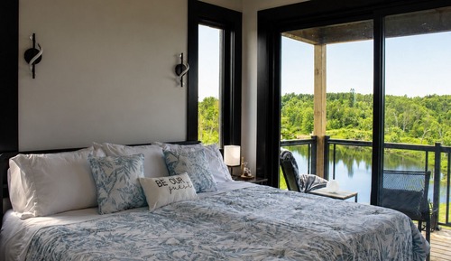 Suite, 1 King Bed, River View
