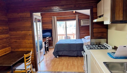 Deluxe Studio, 1 Queen Bed, Mountain View