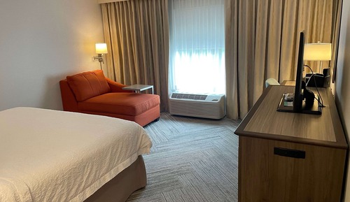 Room, 1 King Bed, Accessible, Non Smoking (Roll-In Shower)