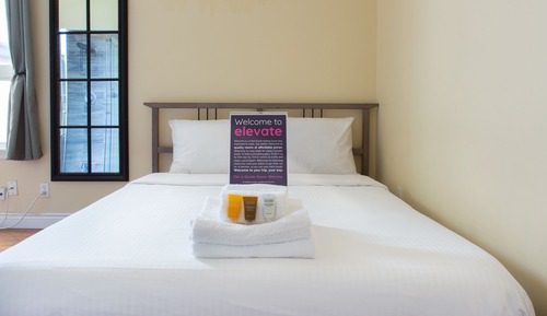 Superior Room, 1 Queen Bed, Private Bathroom