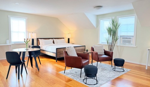 Superior Studio Suite / Annex building